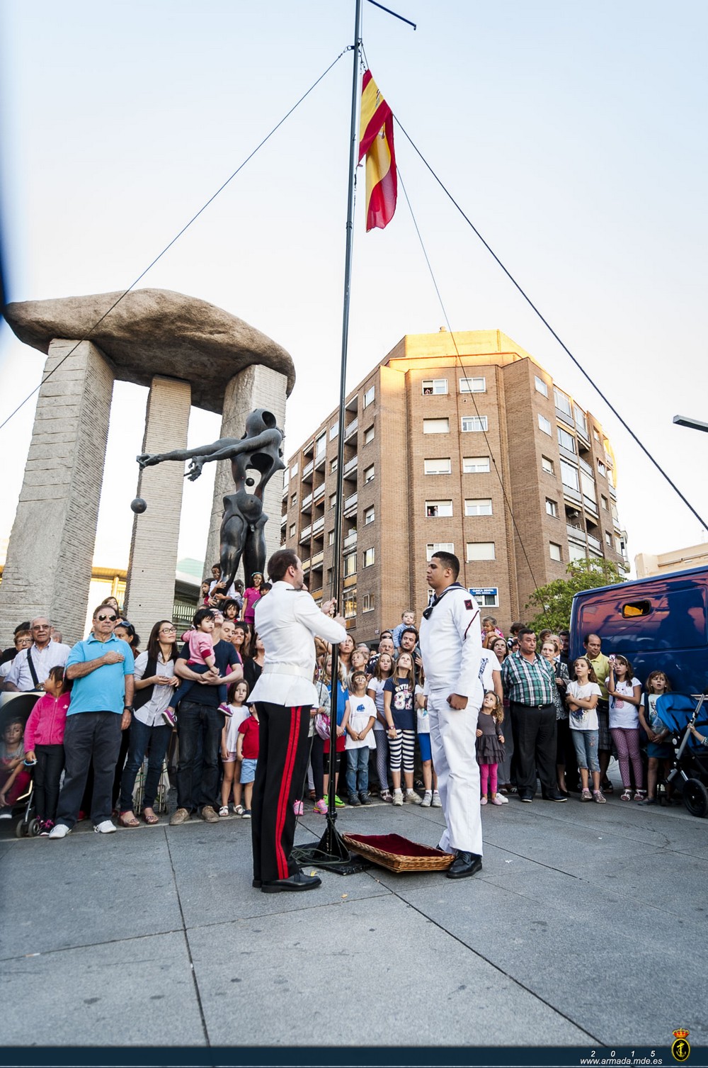 V SEMANA NAVAL MADRID 2015. Arriado solemne de Bandera en la Plaza de Felipe II